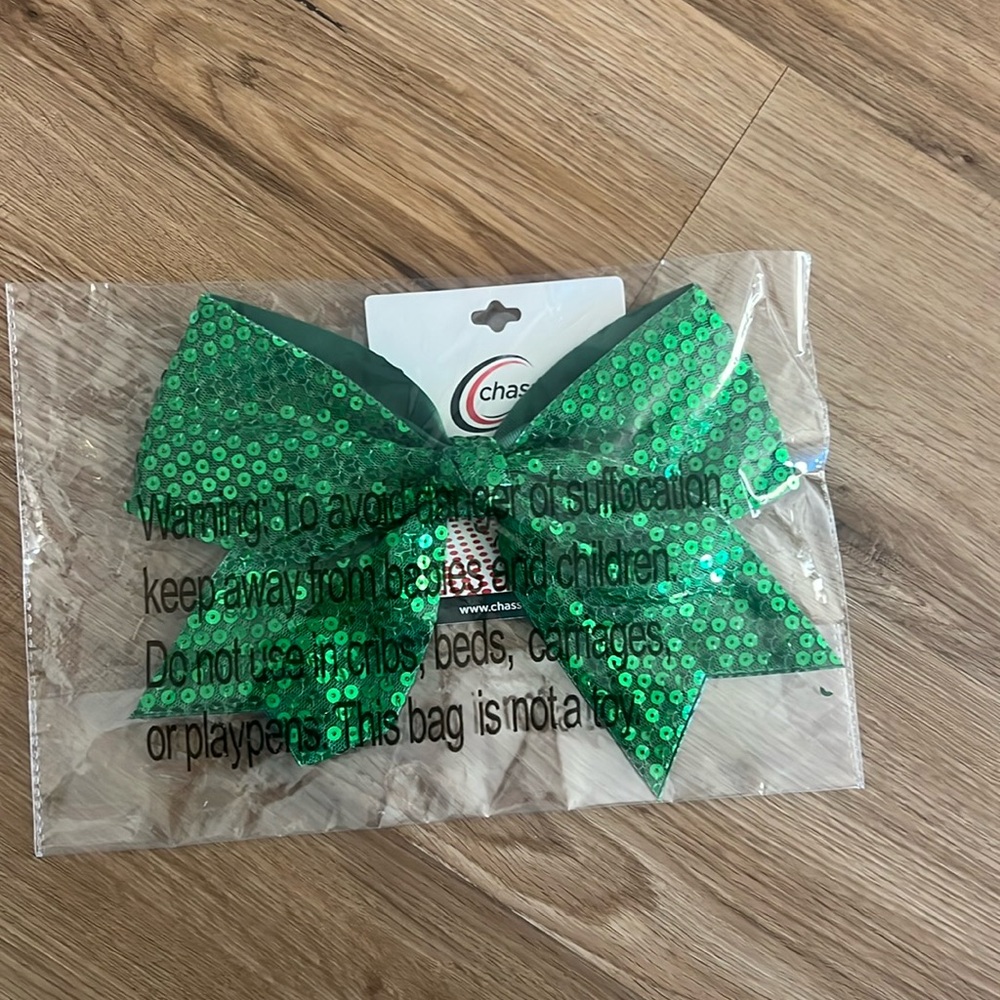 Green cheer bow